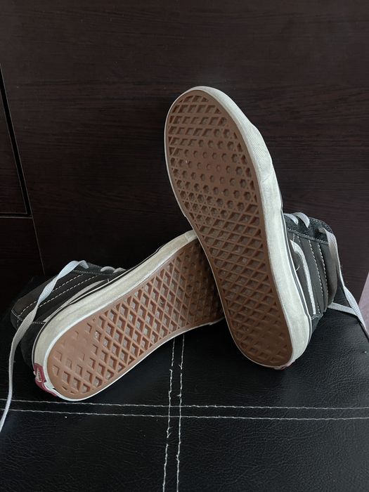Adidași Vans Sk8-Hi, Marime 38 • Negri • Stare foarte bună
