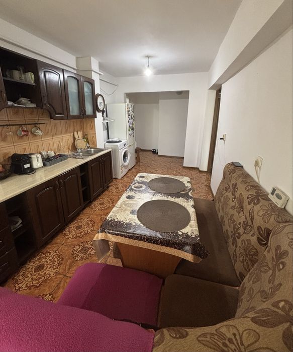 Inchiriez apartament cu 2 camere  zona centrala (Finanțe )etaj 1