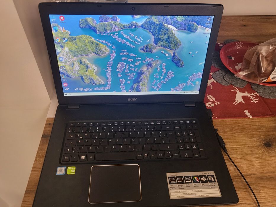 Laptop Acer aspire e17