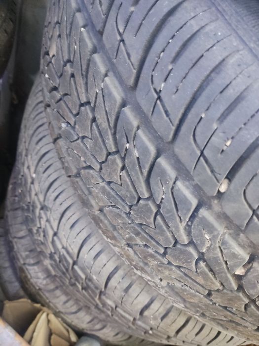 Продам шины 2 штуки