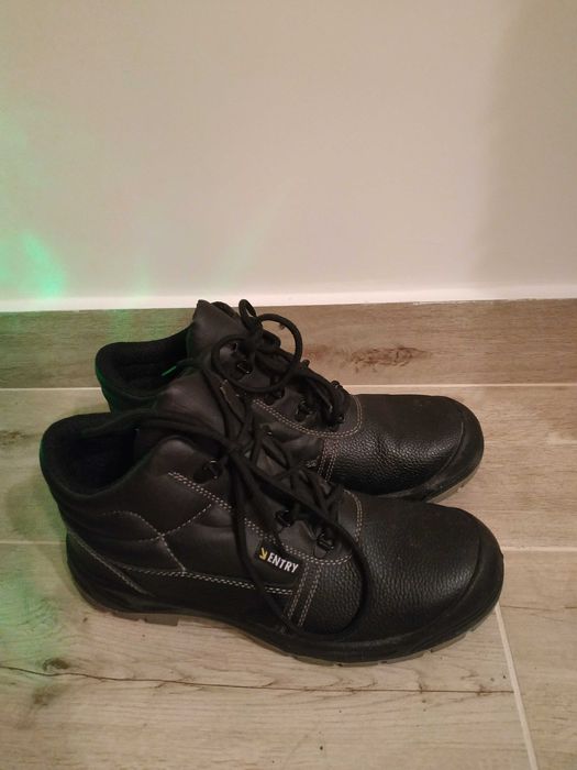 Bocanci de protectie cu bombeu metalic, Nr 43