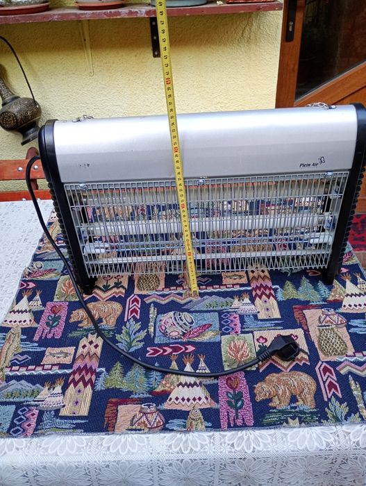 Lampa electrica cu lumina UV anti insecte ( tantari, muste..)
doua sur