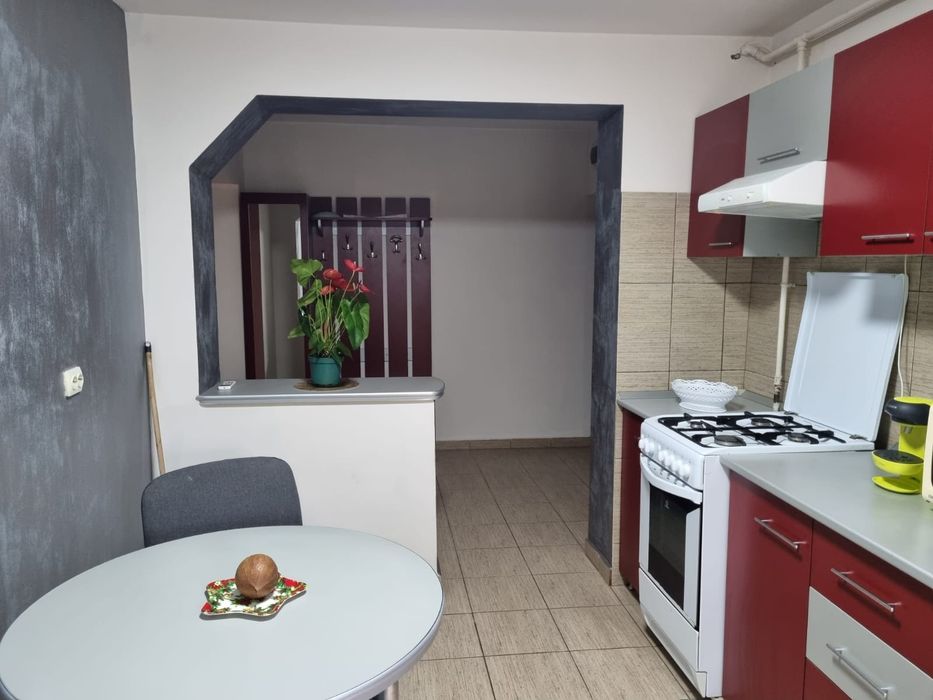 Închiriez  apartament