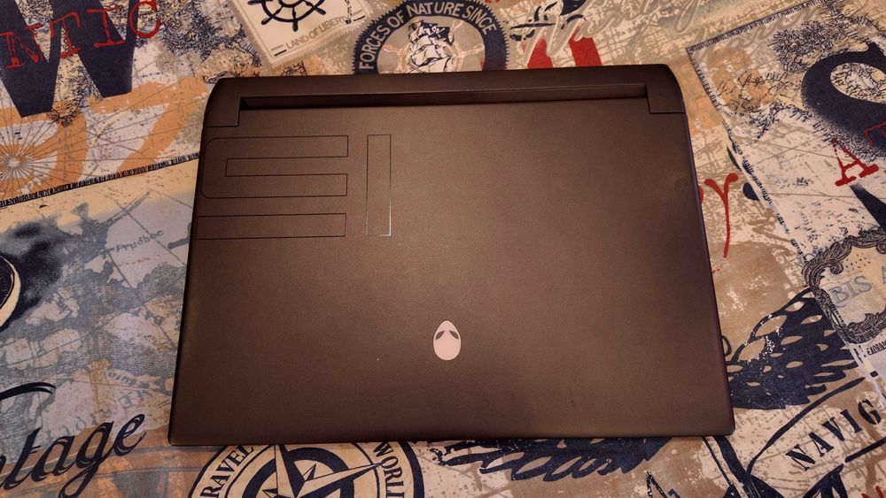 Геймърски Лаптоп DELL Alienware M15 R6