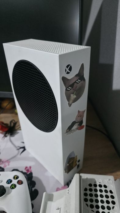 Продам Xbox Series S