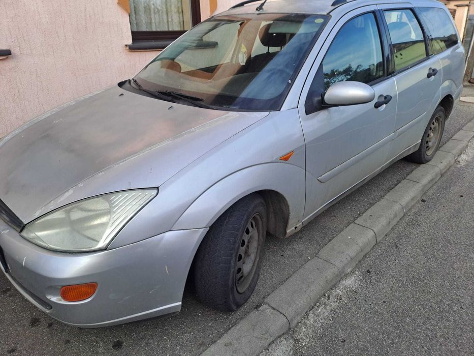 Vand sau dezmembrez ford focus 2001 diesel