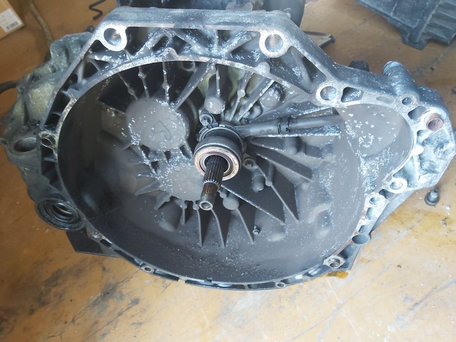 Скоростна кутия и съединител отлични, Рено Мастер  2.5  120 к.с 2006 г