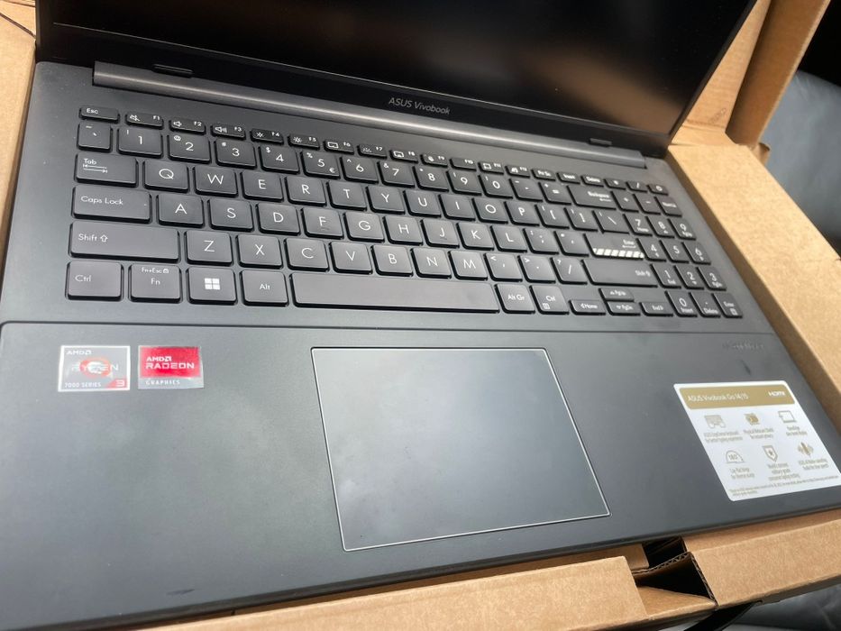 Vând Laptop Nou Asus Vivobook