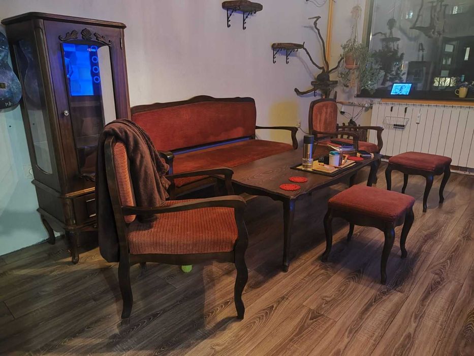 Холна гарнитура, диван-пейка с отделни нощни шкафчета и скринове