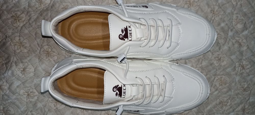 Продаются кроссовки