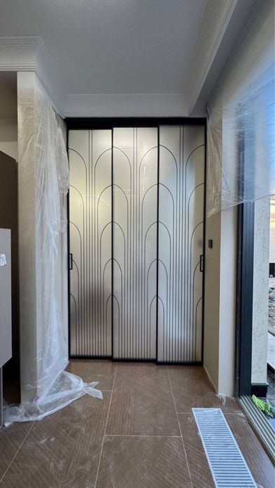 Стеклянные раздвижные системы | Двери купе Surma Loft Eshik