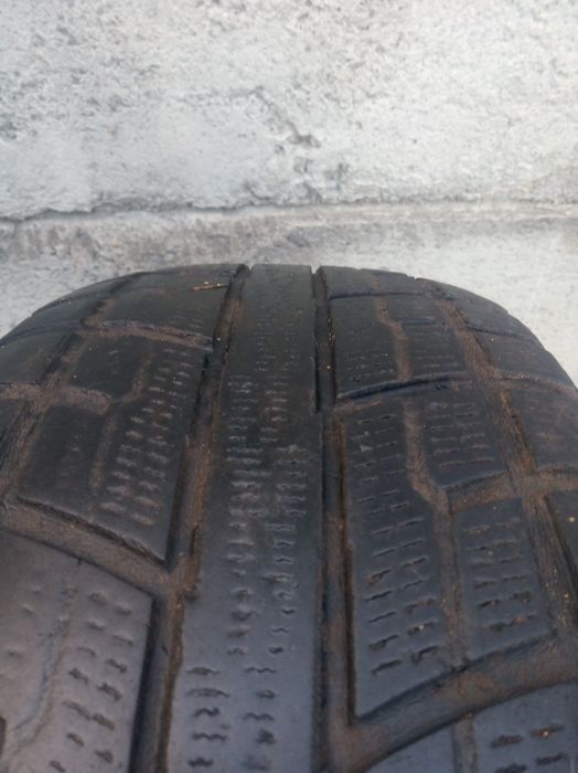 Две шины yokohama р 18