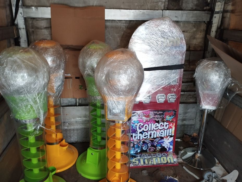 Детски топчета и татоировки