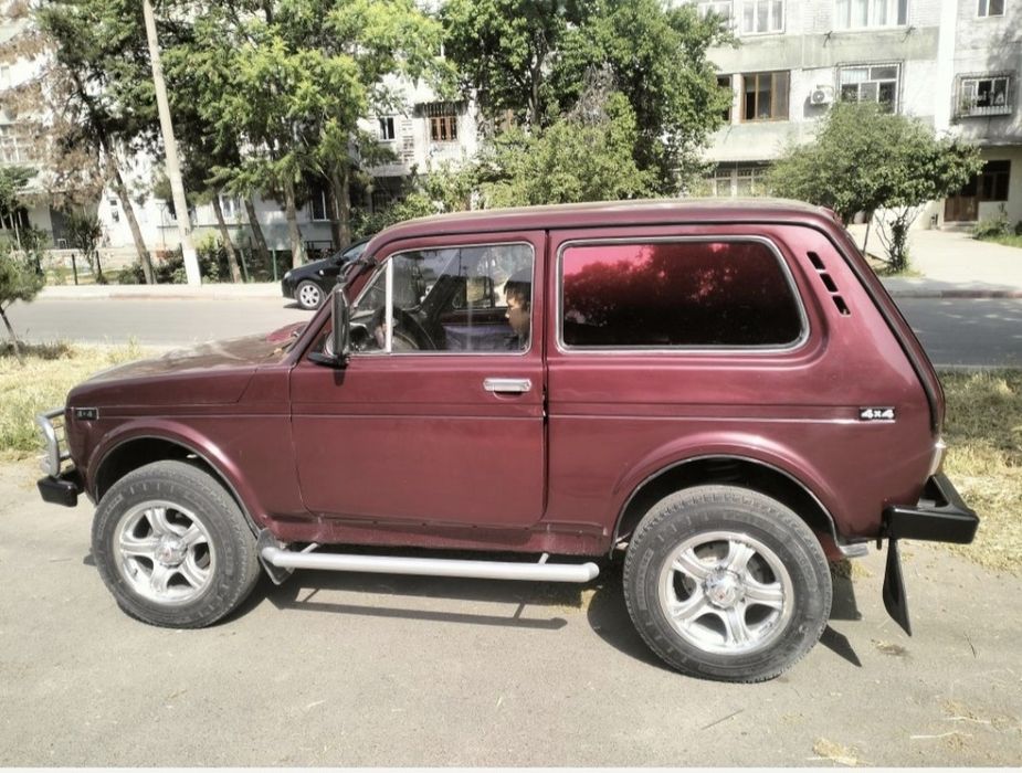 Продаю Ниву 2121