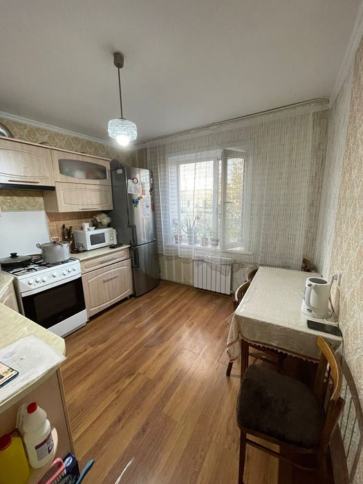 Продам 2 комн.район Юность!