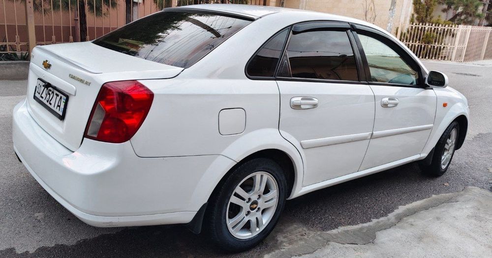 Продаю не срочно автомобиль Лачетти в хорошем состоянии