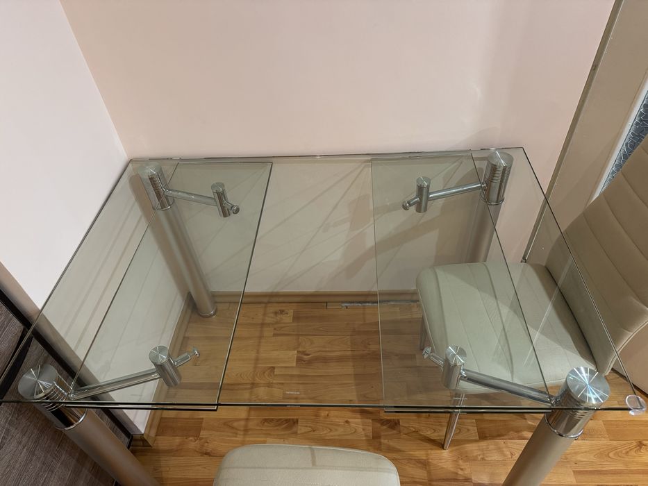 Стъклена разтегателна маса