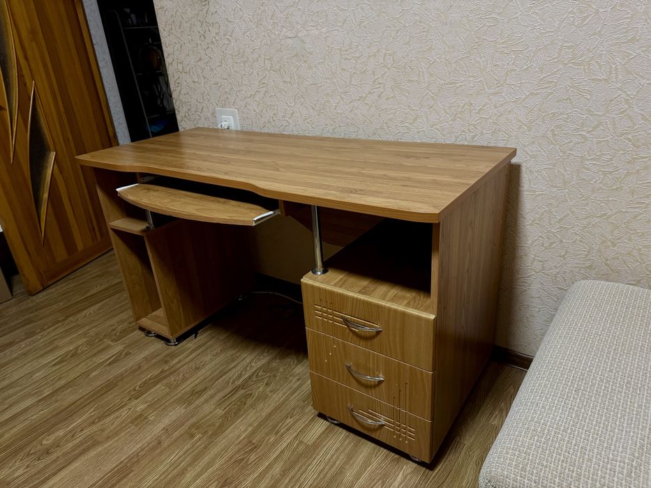 Отличный комплект мебели для спальни / детской (5 предметов)