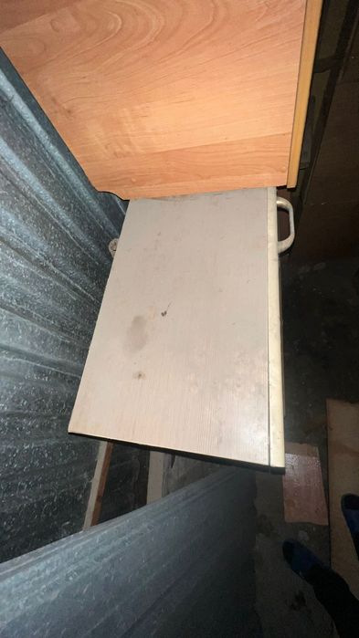 Продам шкаф   стеклянной дверью