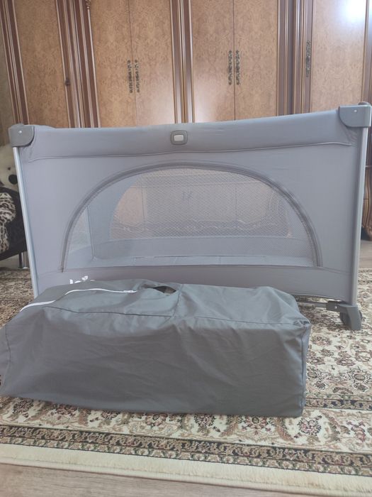 Продам манеж Joie