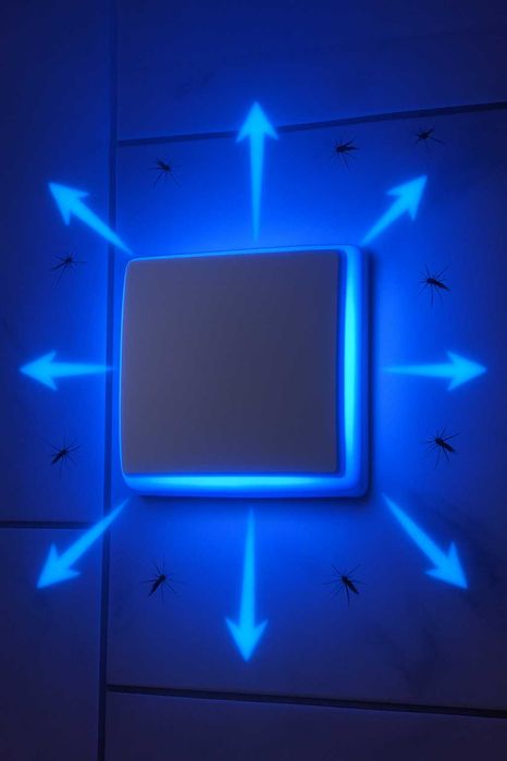 Вентилатор за баня "КомароТрепач" светещ син LED ф100 влагоуст ММоторс