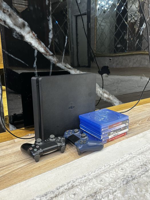 Sony PlayStation 4 slim 1tb +игры