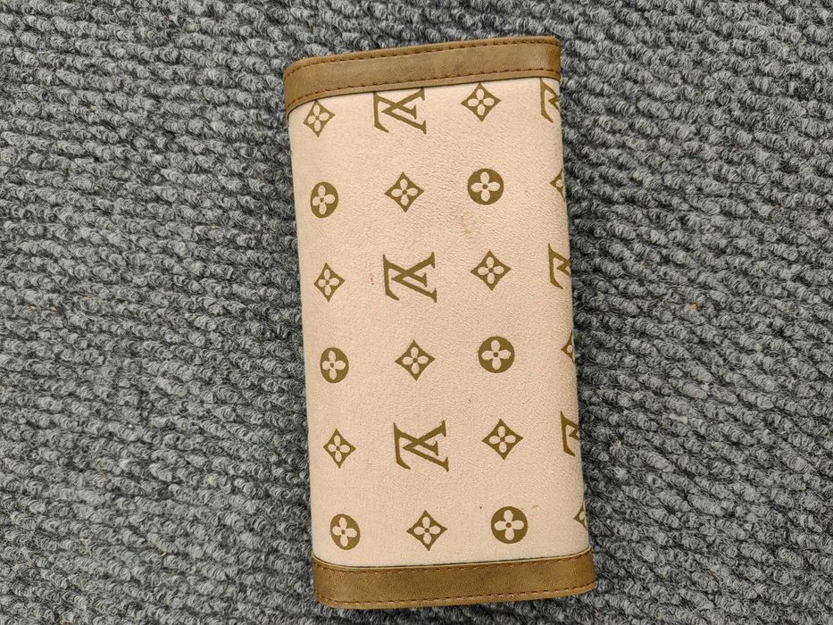 Портмоне и клъчове