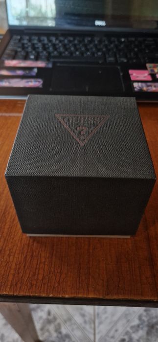 Часовник Guess Atlas