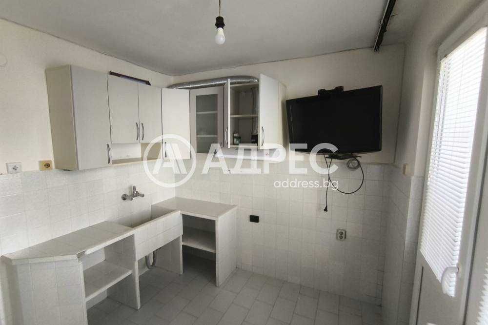 Продава се Двустаен апартамент в Разград, Лудогорие - 50 кв.м за 1102 €/кв.м - Снимка #1