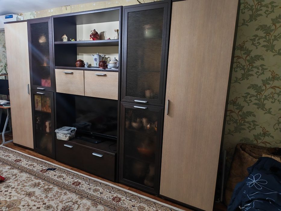 Сервант коричнвы