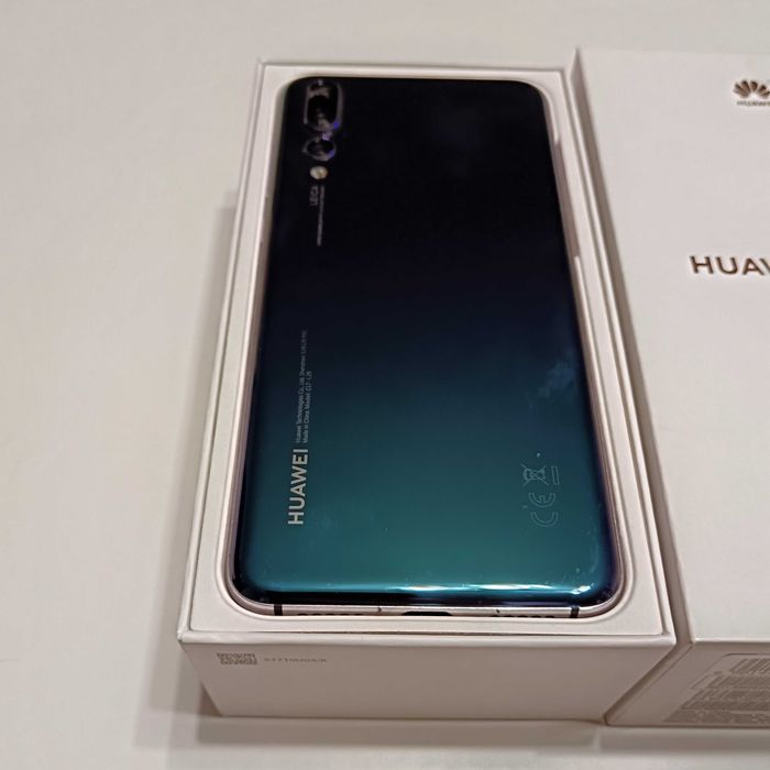 Huawei P20 Pro + калъф и кутия