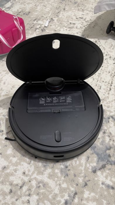 Робот пылесос в хорошем состояний