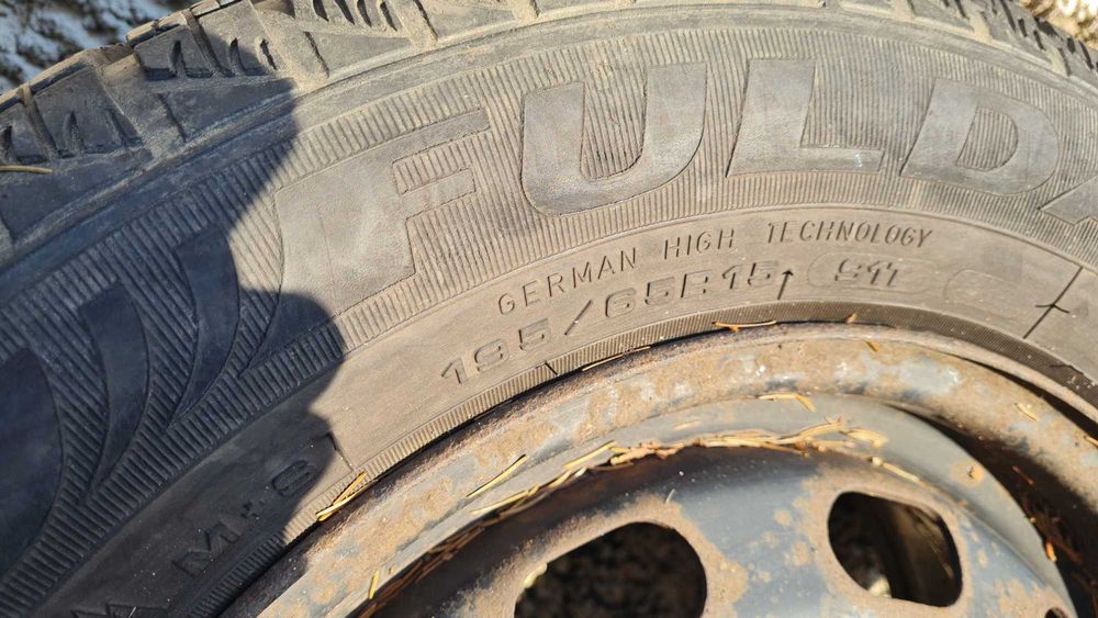 Гуми 185/65r15 3 броя