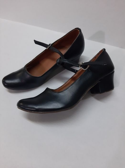 Raqs tuflilari Raqsga