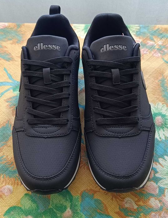 Маратонки NEW BALANCE Garoe и ELLESSE Noah. Размери 43 и 44. Нови.