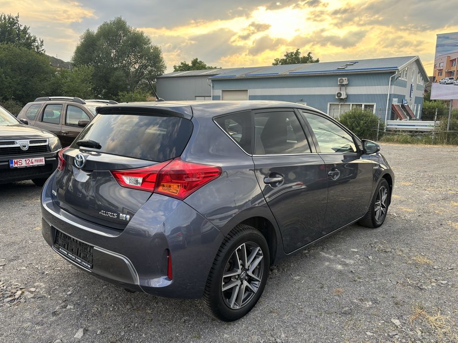 Toyota Auris 1.8 Hybrid Rate si Garantie