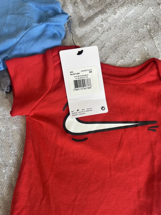 Бодита на Nike 3 броя