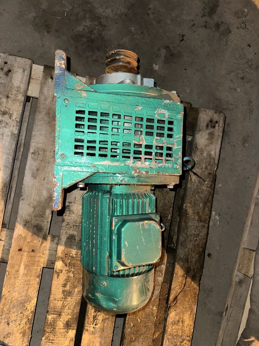 Электродвигателя разные