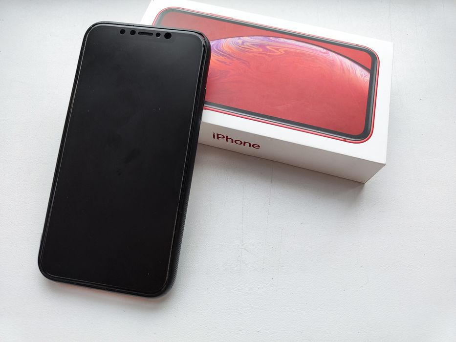 Продам IPhone (айфон) XR