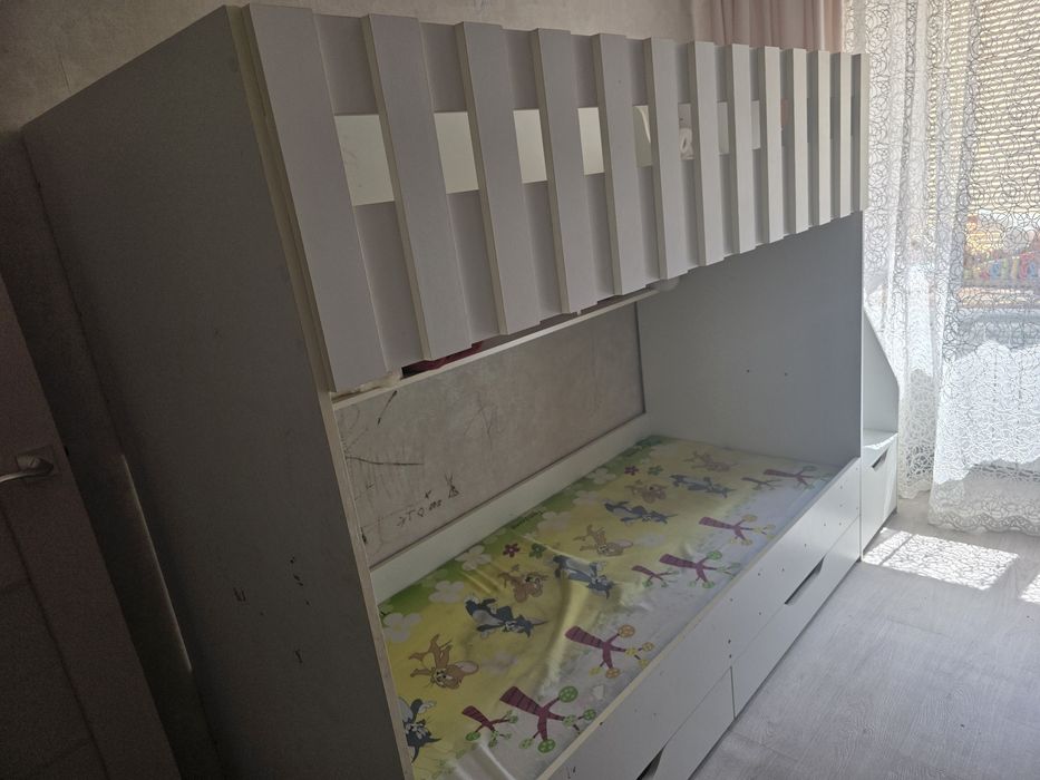 Продам двухъярусную кровать