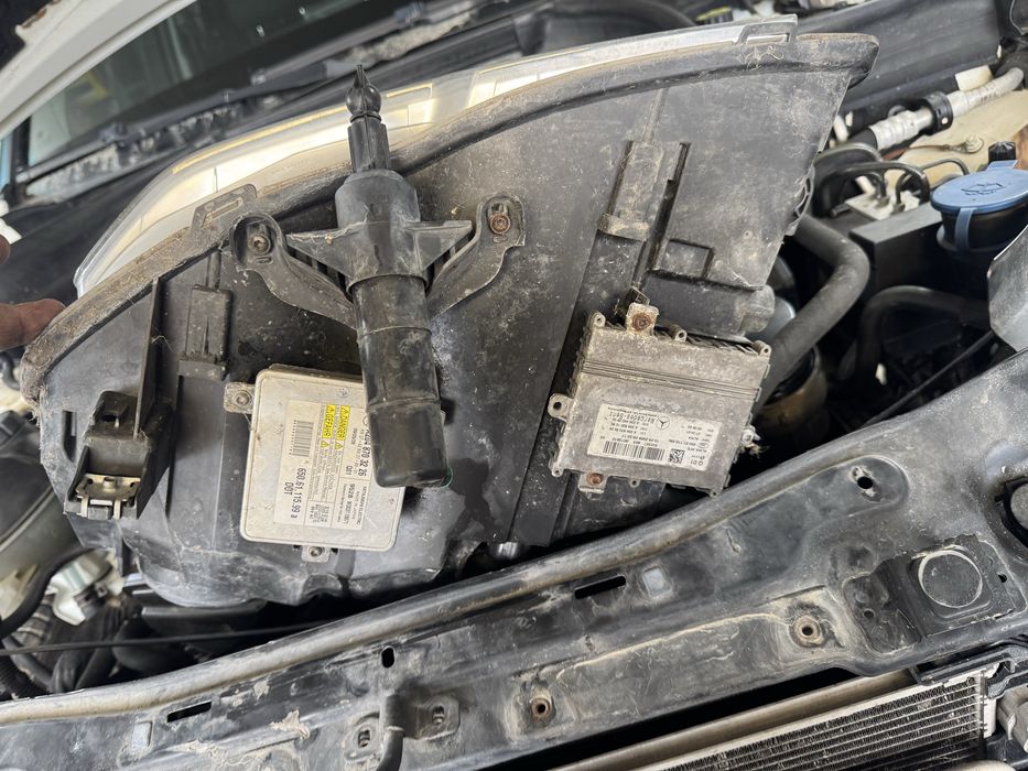 Би ксенон завиващи фарове за Mercedes GLK X204 преди фейслифт