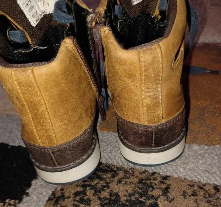 Ghete baieti Clarks, mar.26