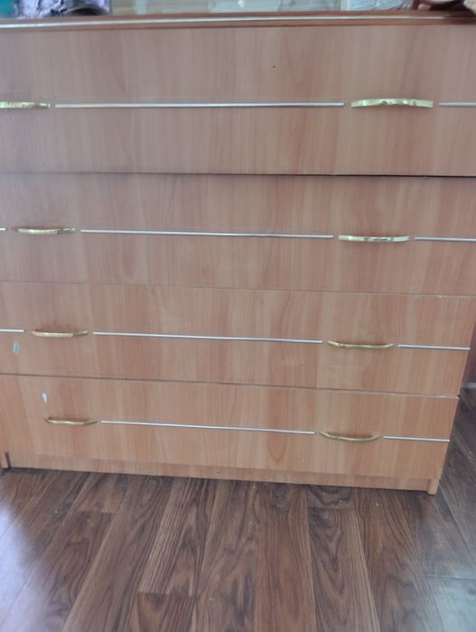 продам комод светлое дерево