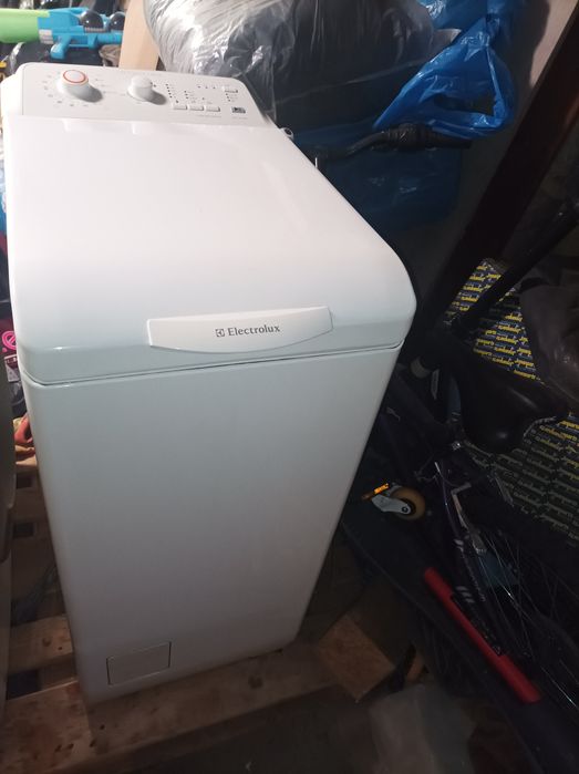 Пералня Electrolux с горно зареждане
