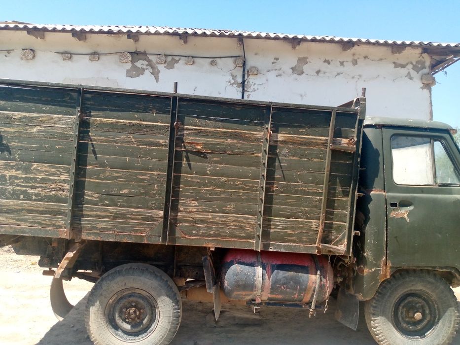 UAZ 3303  gruzovoy