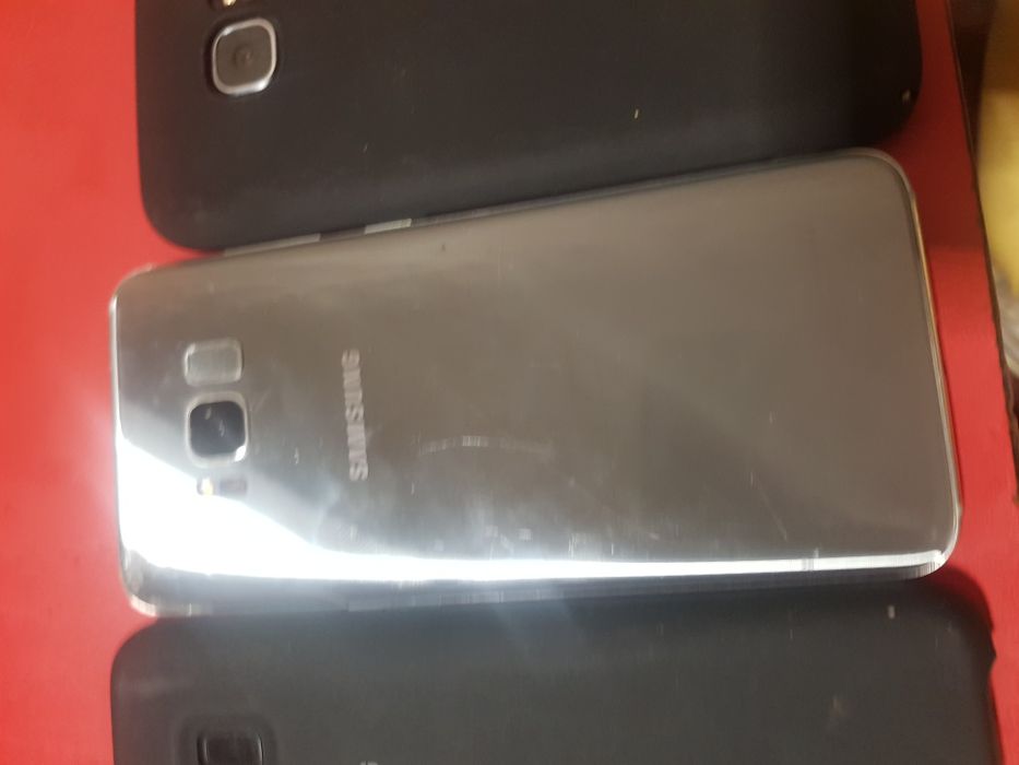 Samsung galaxy  s 8 doua samsung  s7  .libere de retea