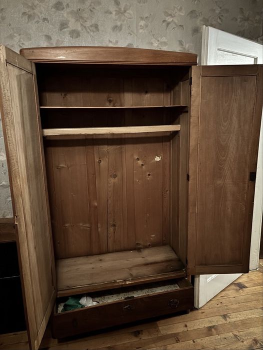 Дървени гардероби