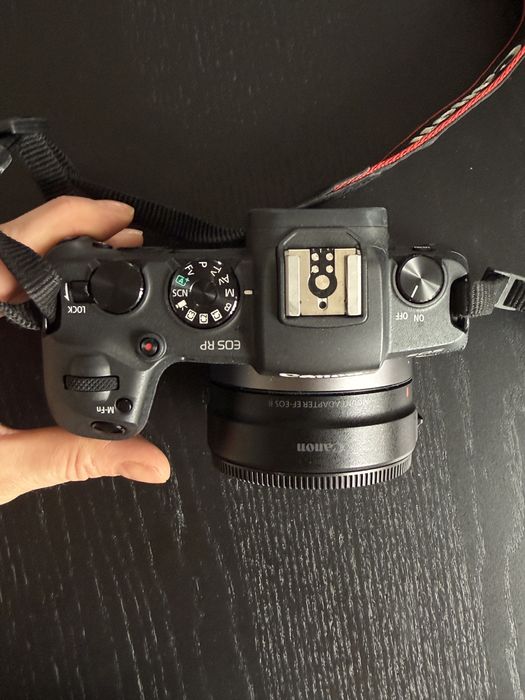 Беззеркалка Canon RP body