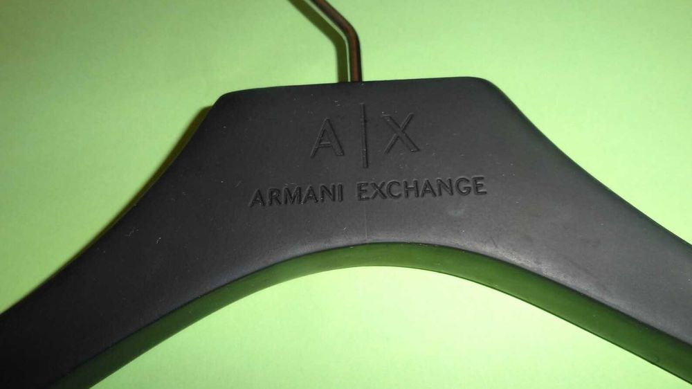 Закачалки за дрехи АРМАНИ