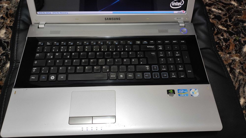 Laptop Samsung RV720 display 17.3 inch Lanurile • OLX.ro